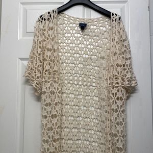 Beautiful cover top by Daytrip from Buckle